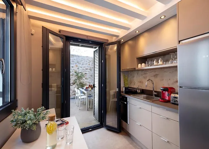 Vasan - Luxury Old Town House With Private Jacuzzi & Free Parking Rethimnon