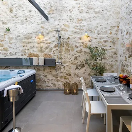 Vasan - Luxury Old Town House With Private Jacuzzi Hébergement de vacances Réthymnon