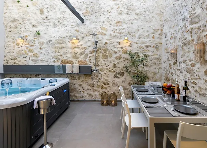 Vasan - Luxury Old Town House With Private Jacuzzi & Free Parking Casa vacanze Rethymno