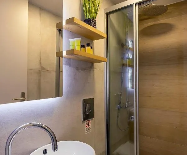 Tatil Evi Vasan - Luxury Old Town House With Private Jacuzzi & Free Parking Resmo