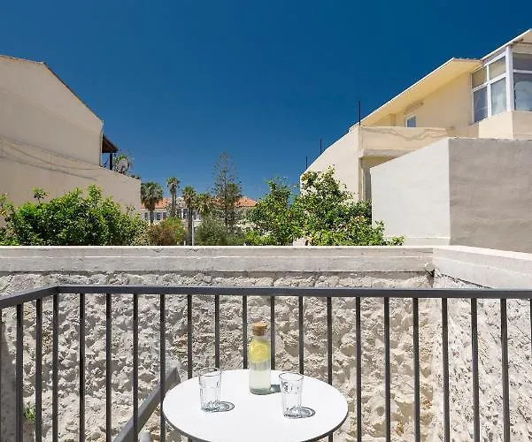 Vasan - Luxury Old Town House With Private Jacuzzi & Free Parking Resmo