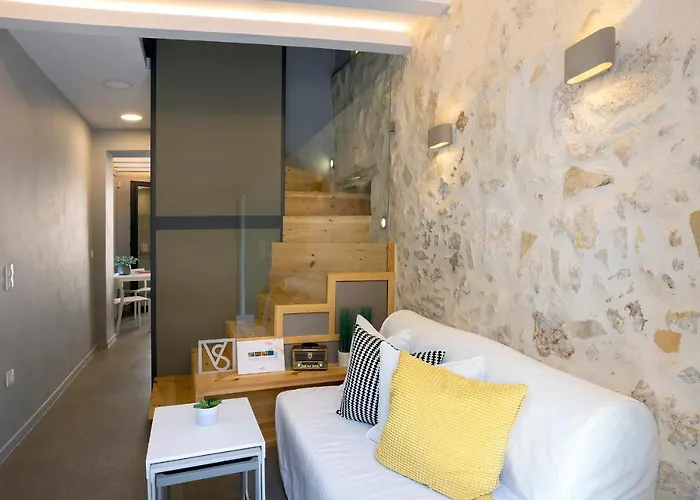 Vasan - Luxury Old Town House With Private Jacuzzi & Free Parking Casa vacanze *